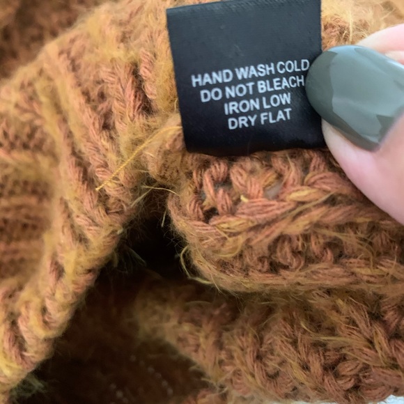 Burnt Orange Cropped Knit Sweater - Picture 6 of 7